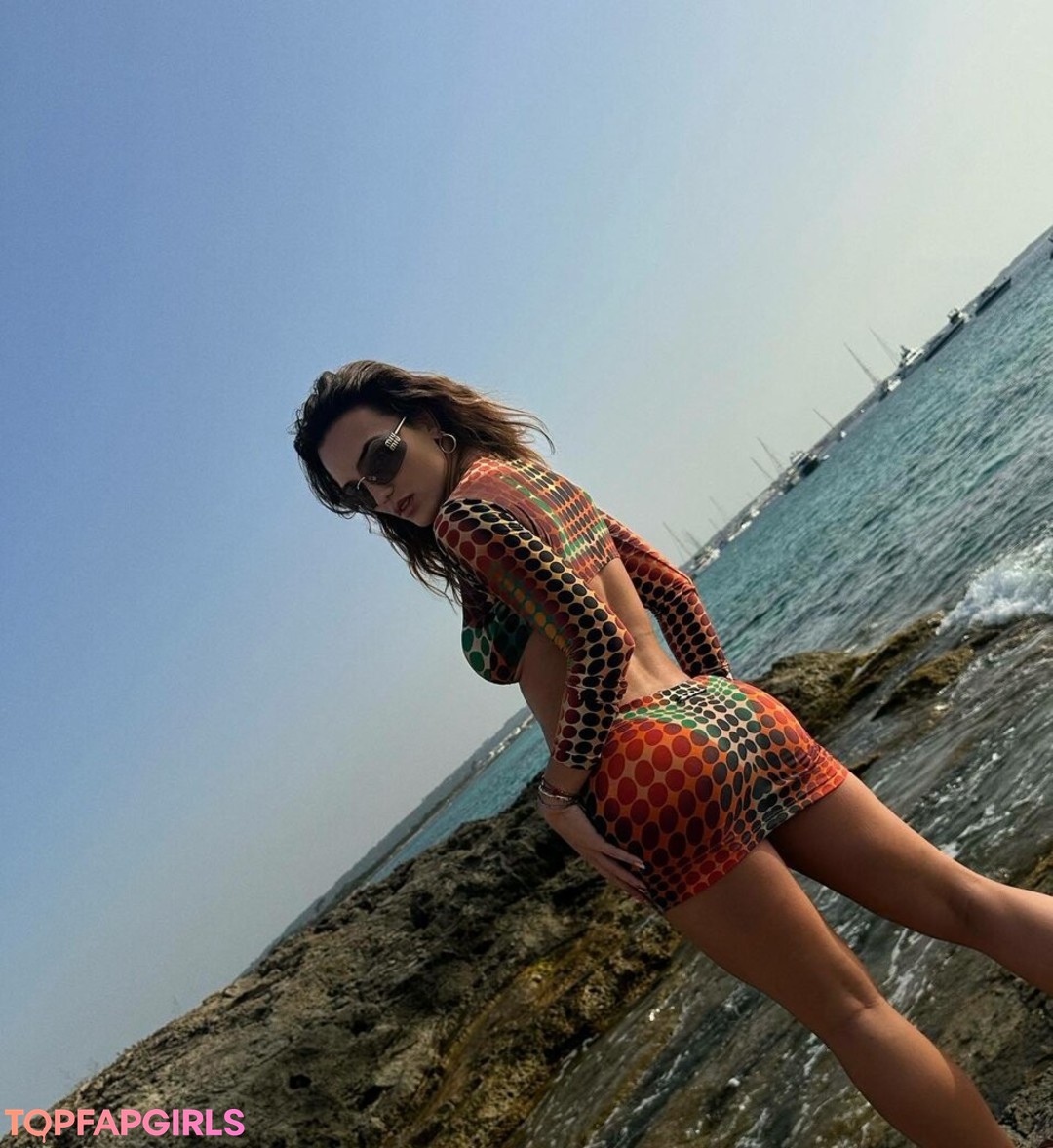 Foto desnuda filtrada de OnlyFans de Rafa Kalimann #135 Foto desnuda filtrada de OnlyFans de Rafa Kalimann #135