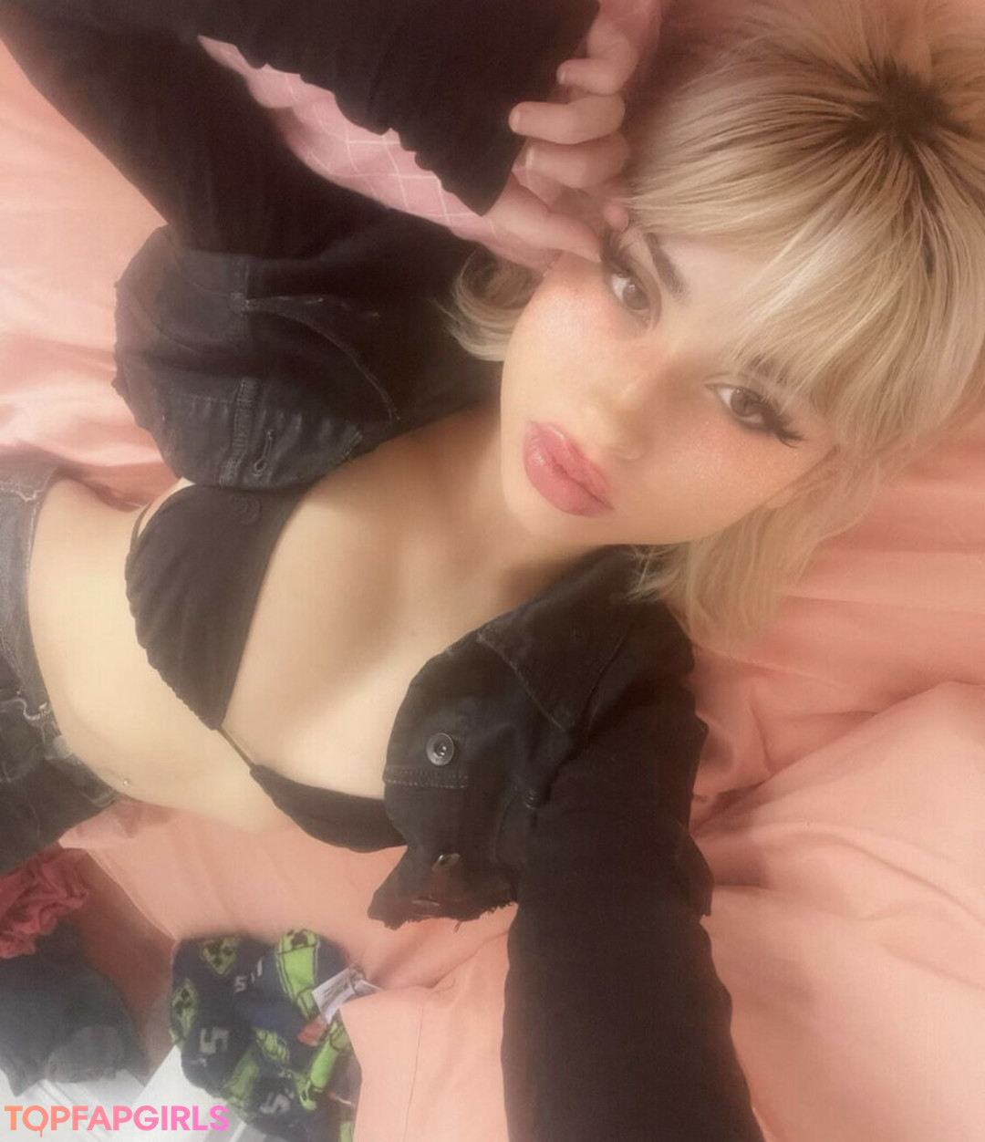 Foto desnuda filtrada de OnlyFans de Philllybabyy #315 Foto desnuda filtrada de OnlyFans de Philllybabyy #315