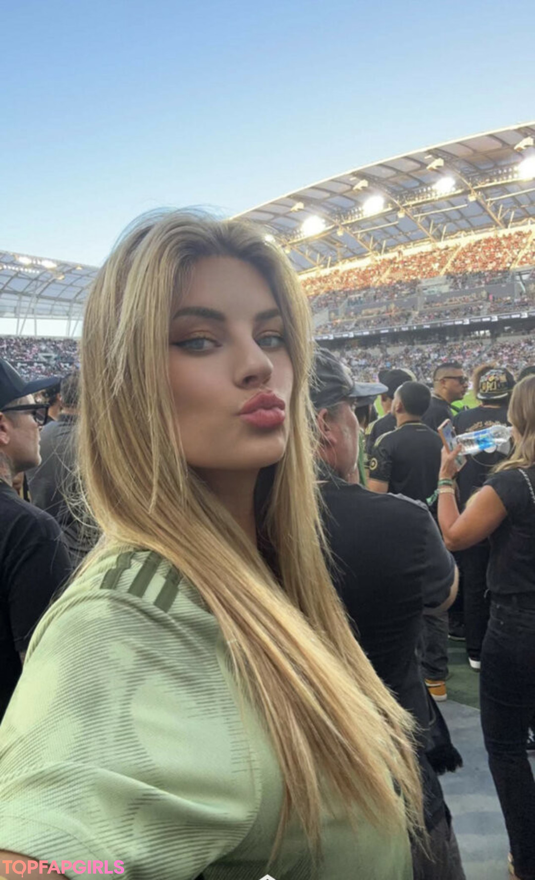 Foto desnuda filtrada de OnlyFans de Hannah Stocking #749 Foto desnuda filtrada de OnlyFans de Hannah Stocking #749