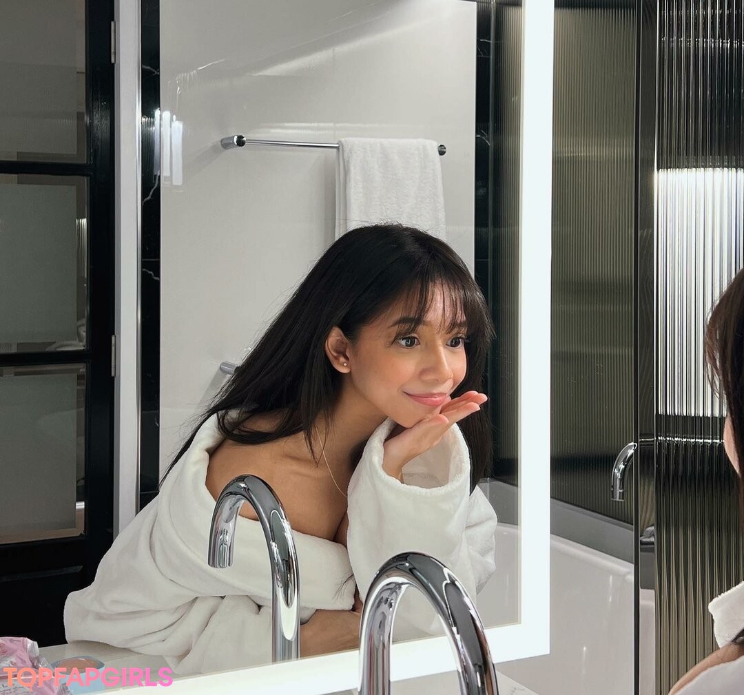 Foto desnuda filtrada de OnlyFans de Eeeveenara #114 Foto desnuda filtrada de OnlyFans de Eeeveenara #114