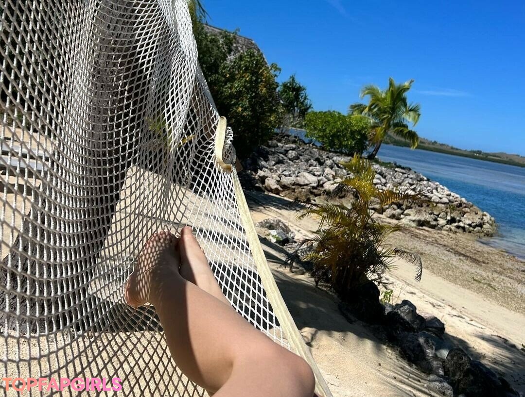 Foto desnuda filtrada de OnlyFans de Eeeveenara #154 Foto desnuda filtrada de OnlyFans de Eeeveenara #154