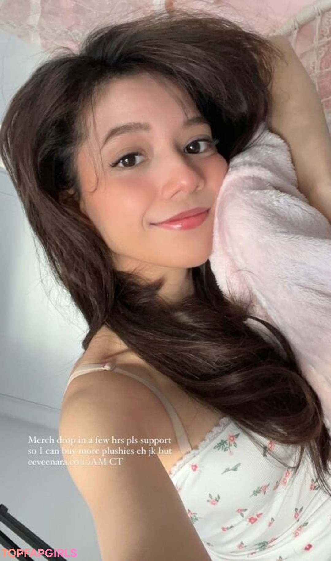 Foto desnuda filtrada de OnlyFans de Eeeveenara #78 Foto desnuda filtrada de OnlyFans de Eeeveenara #78