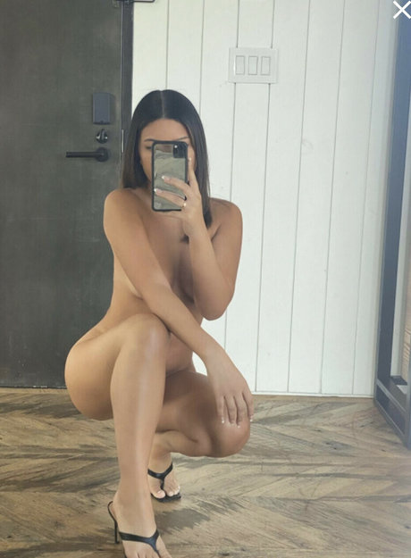 Foto desnuda filtrada de OnlyFans de Julia Kelly