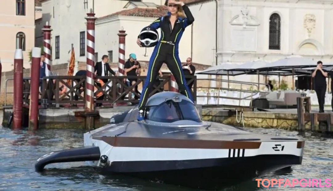 Foto desnuda filtrada de OnlyFans de Cara Delevingne #312 Foto desnuda filtrada de OnlyFans de Cara Delevingne #312