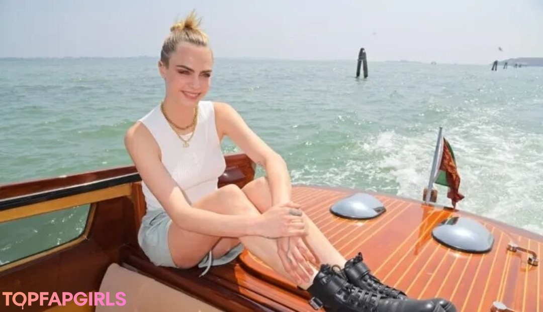Foto desnuda filtrada de OnlyFans de Cara Delevingne #324 Foto desnuda filtrada de OnlyFans de Cara Delevingne #324