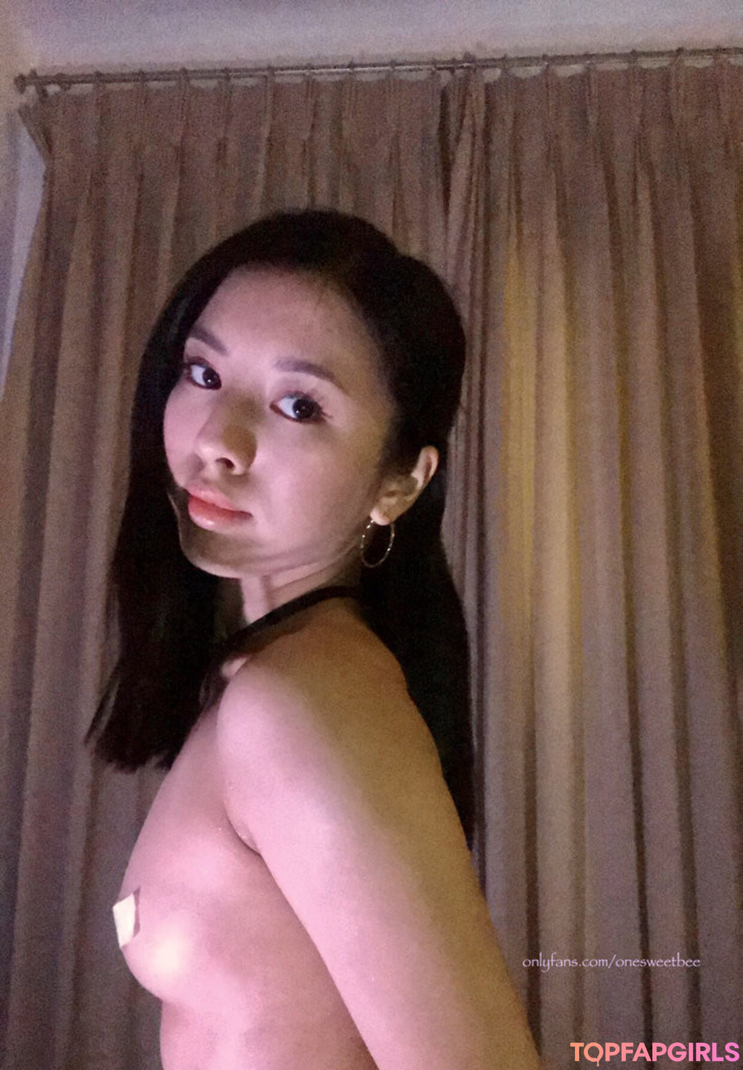 Foto desnuda filtrada de OnlyFans de Onesweetbee #73 Foto desnuda filtrada de OnlyFans de Onesweetbee #73