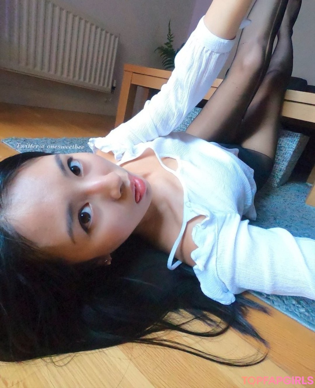 Foto desnuda filtrada de OnlyFans de Onesweetbee #80 Foto desnuda filtrada de OnlyFans de Onesweetbee #80