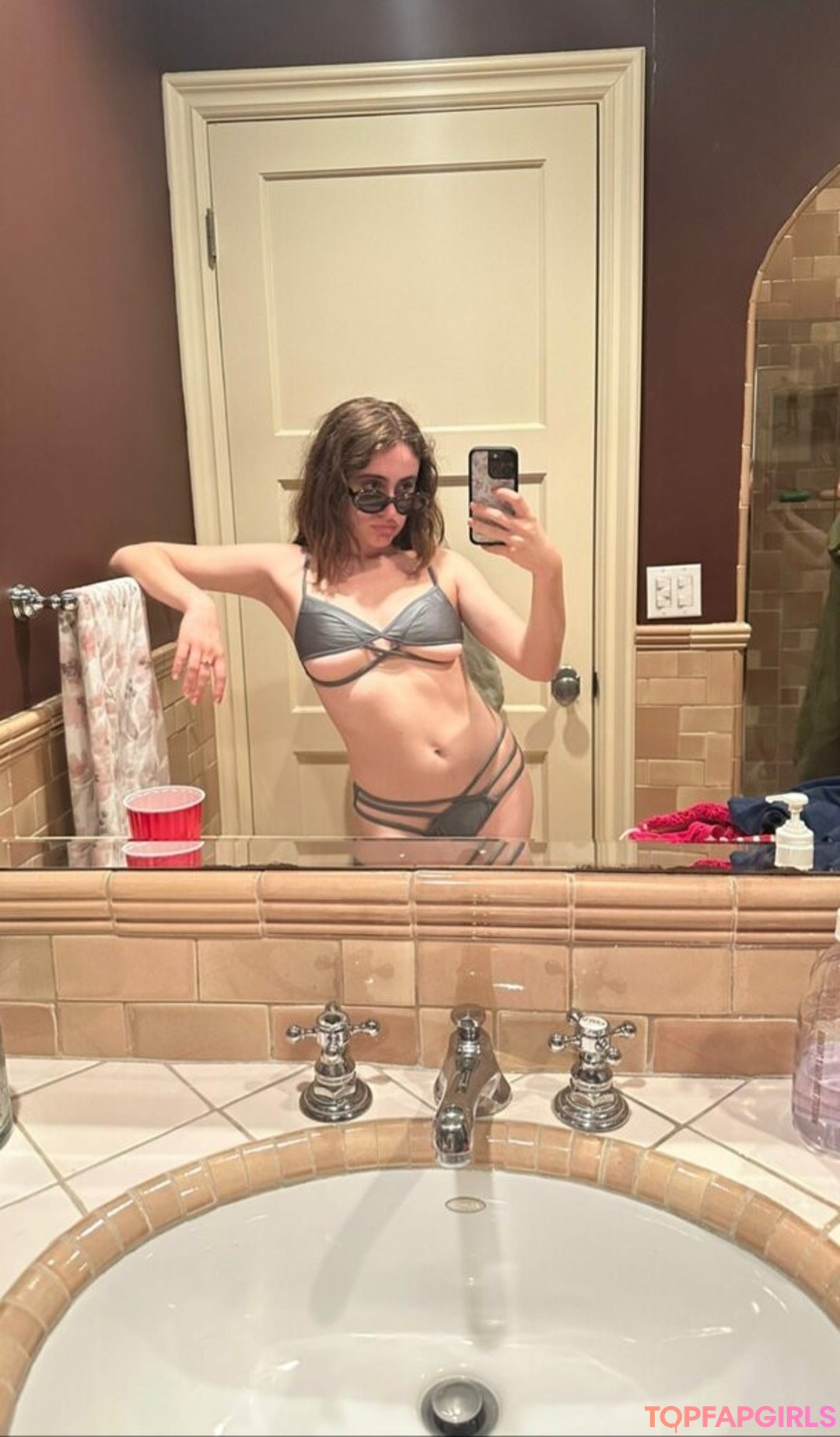 Foto desnuda filtrada de OnlyFans de Rachel Anne Sennott #242 Foto desnuda filtrada de OnlyFans de Rachel Anne Sennott #242