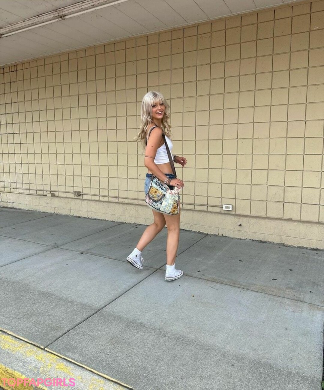 Foto desnuda filtrada de OnlyFans de Loren Gray #675 Foto desnuda filtrada de OnlyFans de Loren Gray #675