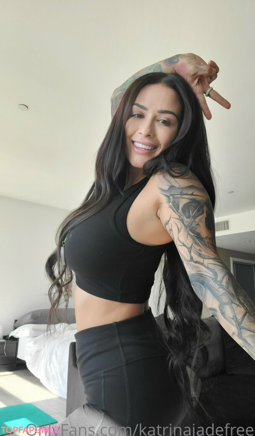 Foto desnuda filtrada de OnlyFans de Katrinajadefree #99 Foto desnuda filtrada de OnlyFans de Katrinajadefree #99