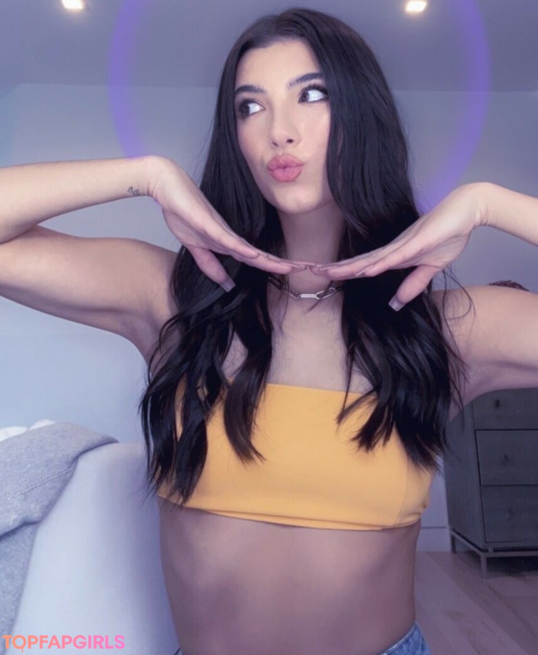Foto desnuda filtrada de OnlyFans de Charli Damelio #172 Foto desnuda filtrada de OnlyFans de Charli Damelio #172