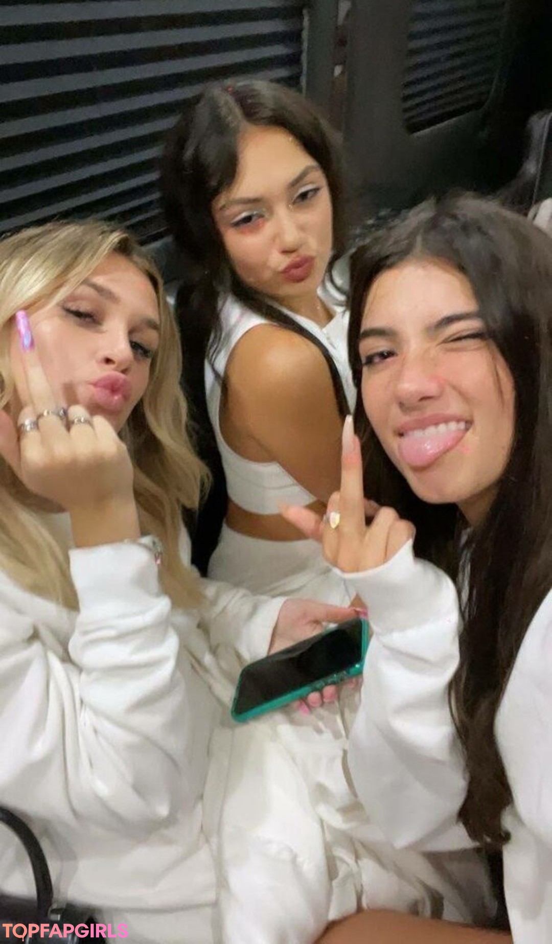 Foto desnuda filtrada de OnlyFans de Charli Damelio #610 Foto desnuda filtrada de OnlyFans de Charli Damelio #610