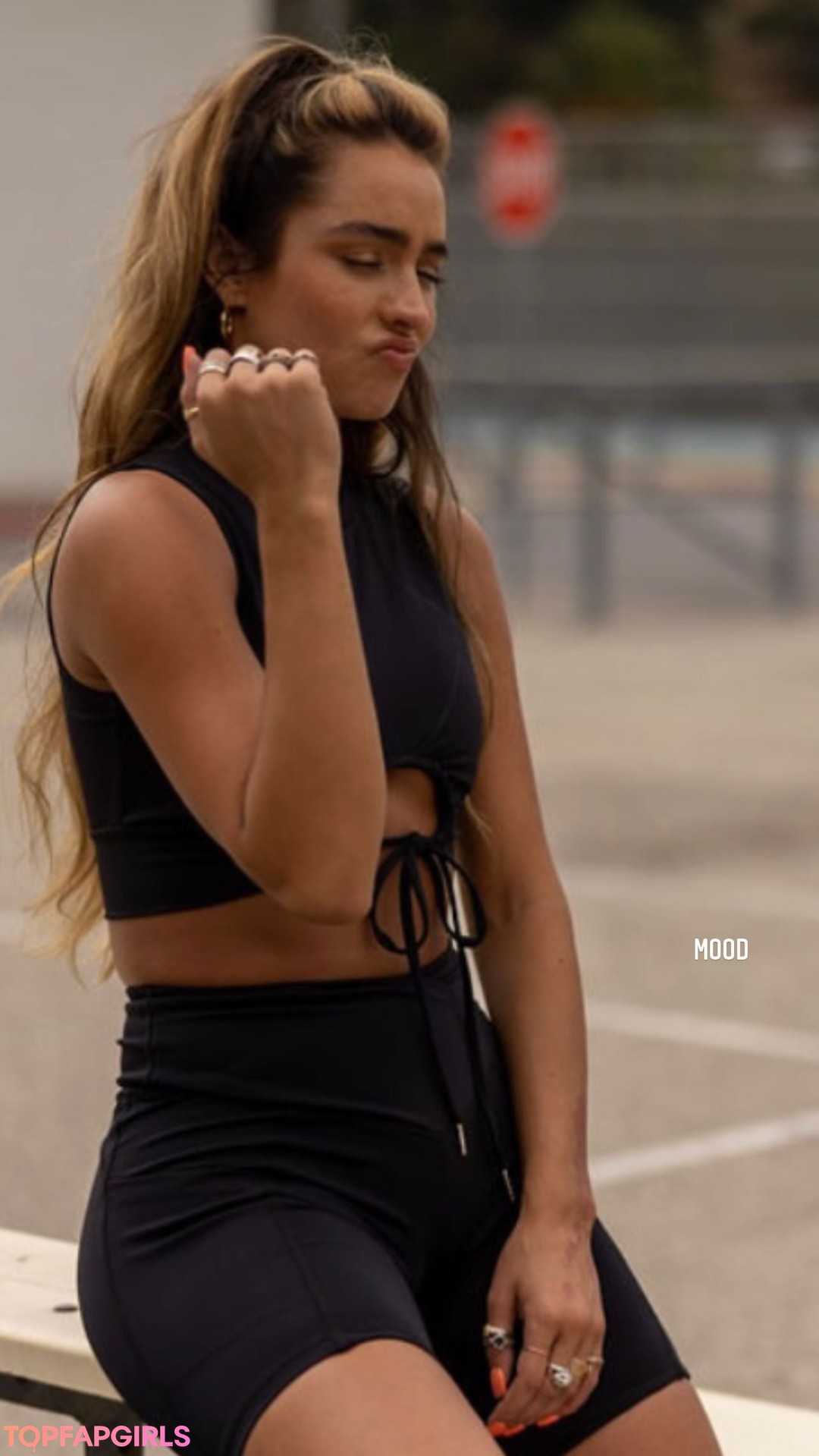 Foto desnuda filtrada de OnlyFans de Sommer Ray #3463 Foto desnuda filtrada de OnlyFans de Sommer Ray #3463