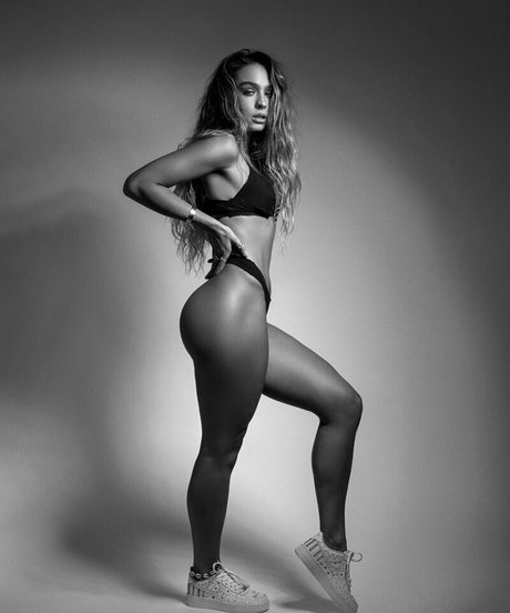 Sommer Ray