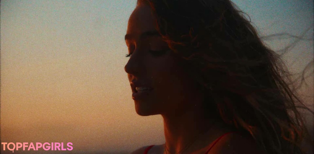 Foto desnuda filtrada de OnlyFans de Sommer Ray #395 Foto desnuda filtrada de OnlyFans de Sommer Ray #395