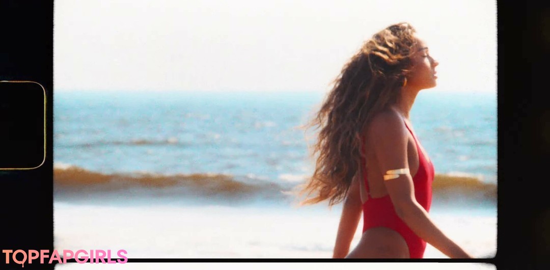 Foto desnuda filtrada de OnlyFans de Sommer Ray #422 Foto desnuda filtrada de OnlyFans de Sommer Ray #422