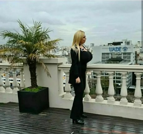 Blonde_maria