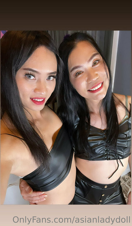 Foto desnuda filtrada de OnlyFans de Asianladydoll