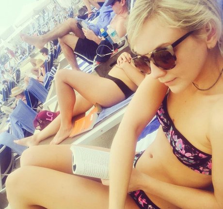 Foto desnuda filtrada de OnlyFans de Emily Kinney