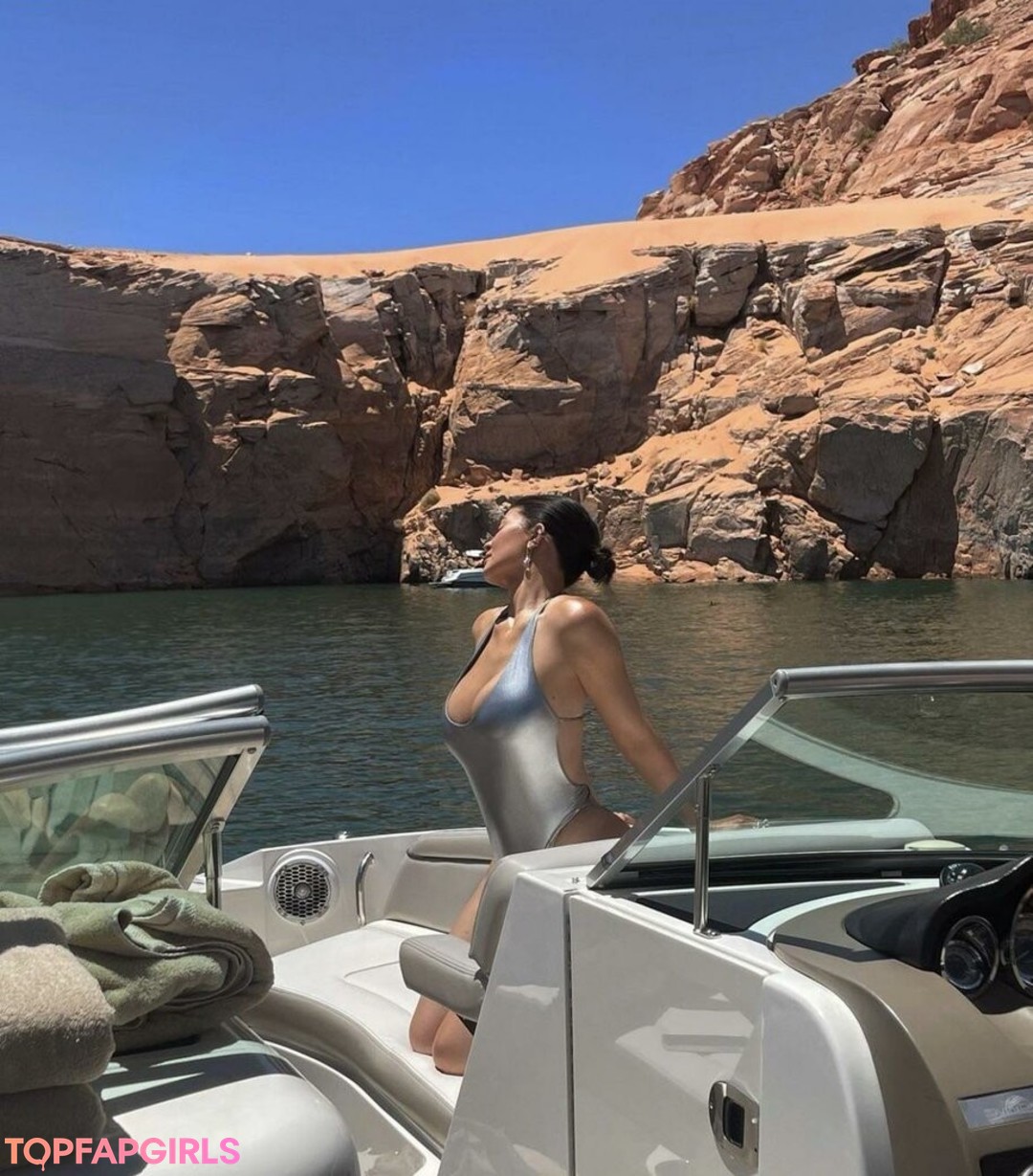 Foto desnuda filtrada de OnlyFans de Kylie Jenner #358 Foto desnuda filtrada de OnlyFans de Kylie Jenner #358