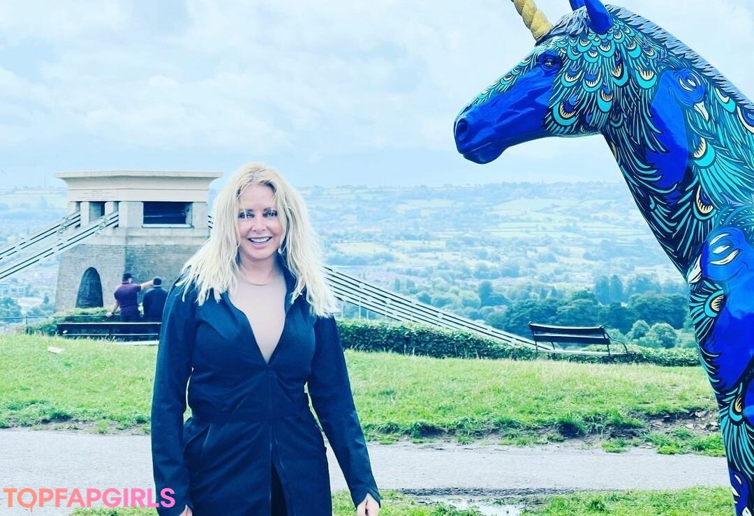 Foto desnuda filtrada de OnlyFans de Carol Vorderman #1115