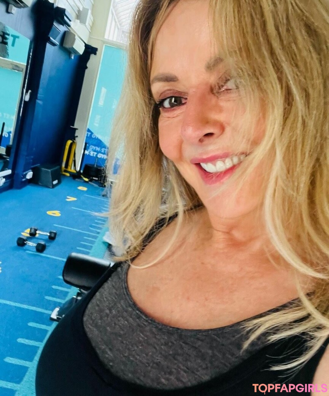 Foto desnuda filtrada de OnlyFans de Carol Vorderman #1116