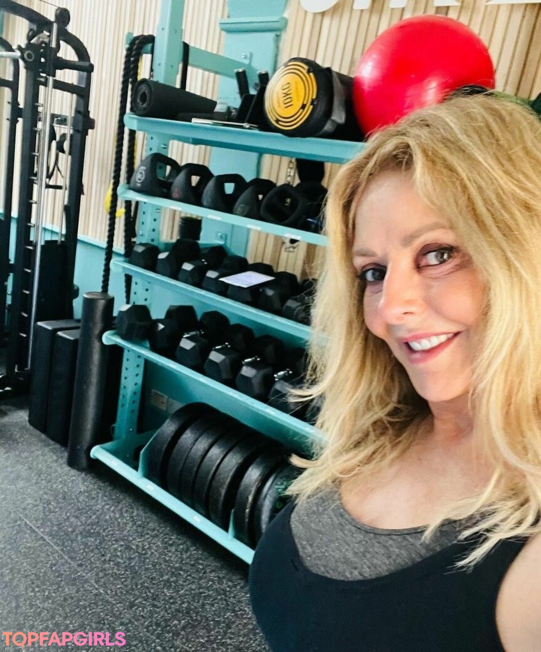 Foto desnuda filtrada de OnlyFans de Carol Vorderman #1118