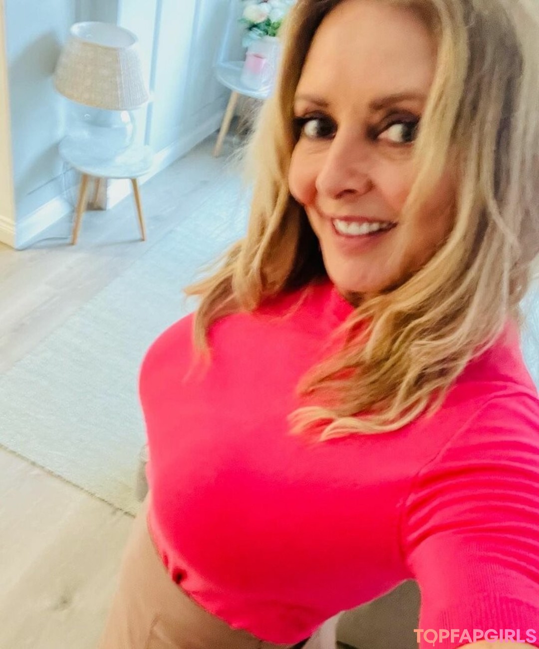 Foto desnuda filtrada de OnlyFans de Carol Vorderman #1133
