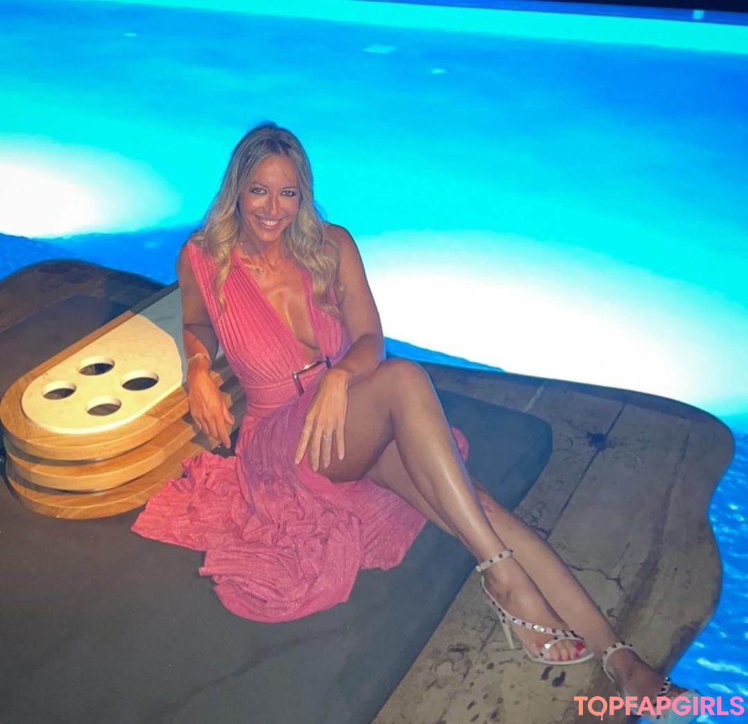 Foto desnuda filtrada de OnlyFans de Elena Mici #38 Foto desnuda filtrada de OnlyFans de Elena Mici #38