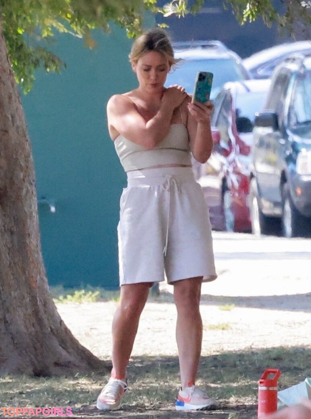 Foto desnuda filtrada de OnlyFans de Hilary Duff #437 Foto desnuda filtrada de OnlyFans de Hilary Duff #437