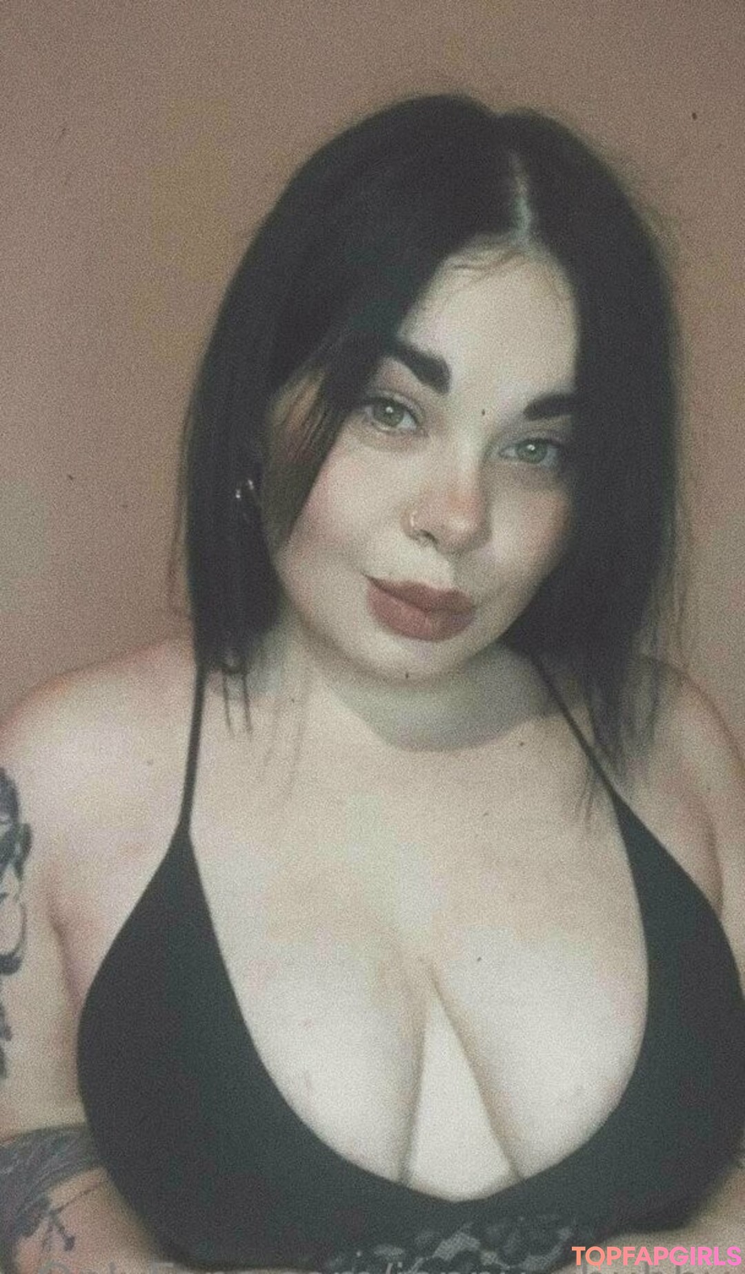 Foto desnuda filtrada de OnlyFans de Jennychubby #17 Foto desnuda filtrada de OnlyFans de Jennychubby #17