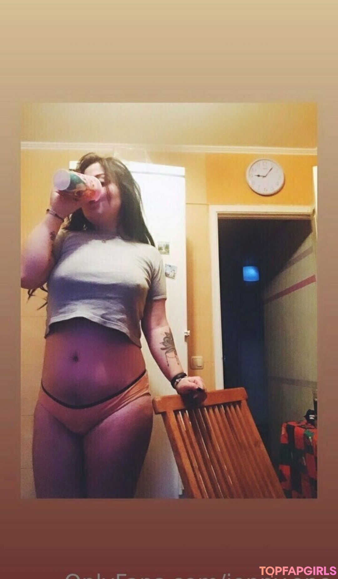 Foto desnuda filtrada de OnlyFans de Jennychubby #23 Foto desnuda filtrada de OnlyFans de Jennychubby #23