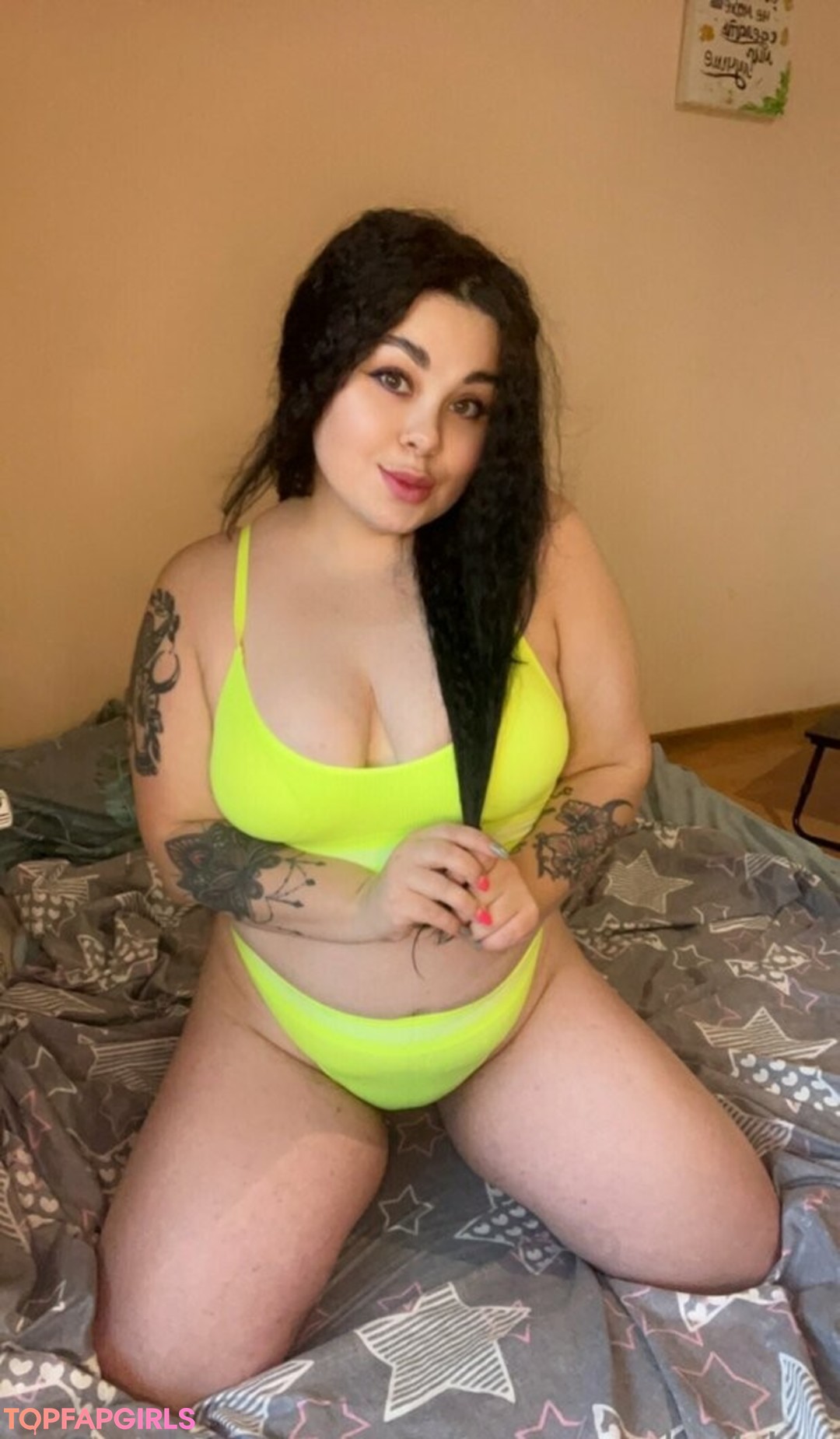 Foto desnuda filtrada de OnlyFans de Jennychubby #62 Foto desnuda filtrada de OnlyFans de Jennychubby #62