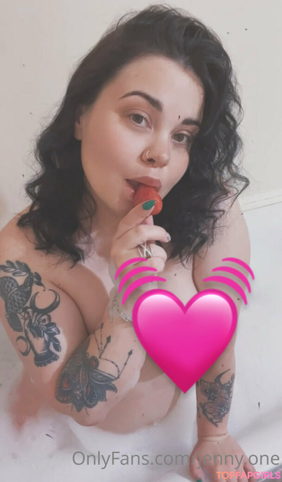 Foto desnuda filtrada de OnlyFans de Jennychubby #9 Foto desnuda filtrada de OnlyFans de Jennychubby #9