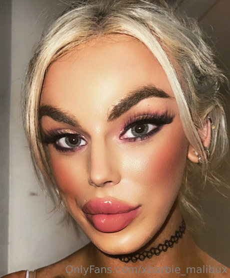 Foto desnuda filtrada de OnlyFans de Xbarbiemalibux