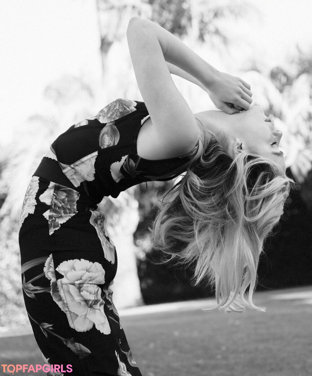 Foto desnuda filtrada de OnlyFans de Kiernan Shipka #1044