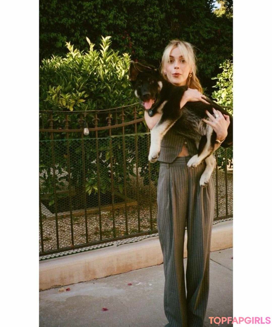 Foto desnuda filtrada de OnlyFans de Kiernan Shipka #1535 Foto desnuda filtrada de OnlyFans de Kiernan Shipka #1535