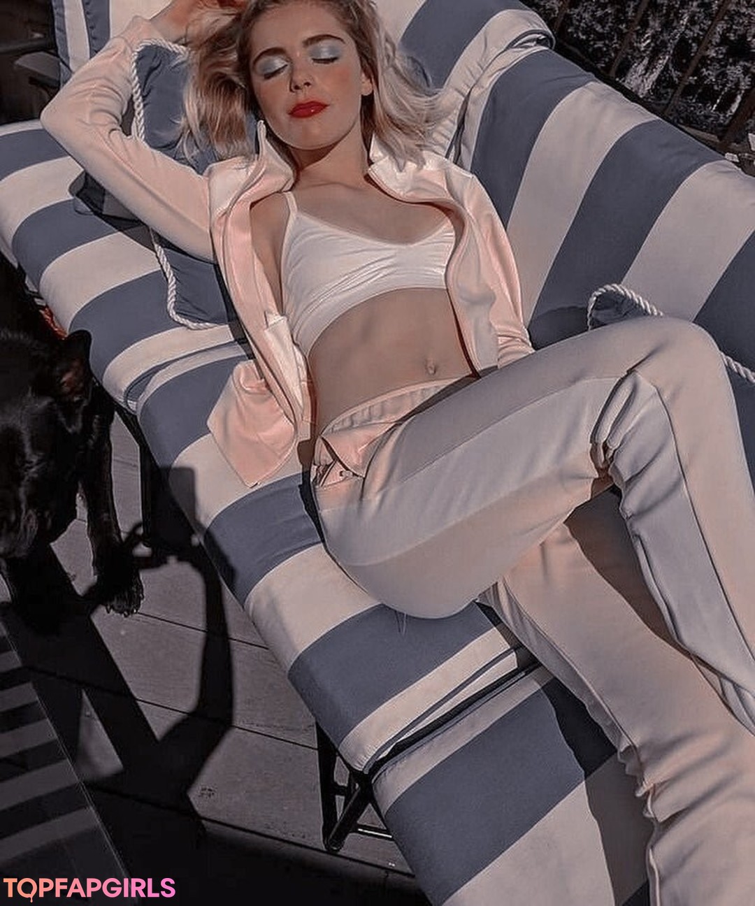 Foto desnuda filtrada de OnlyFans de Kiernan Shipka #218 Foto desnuda filtrada de OnlyFans de Kiernan Shipka #218