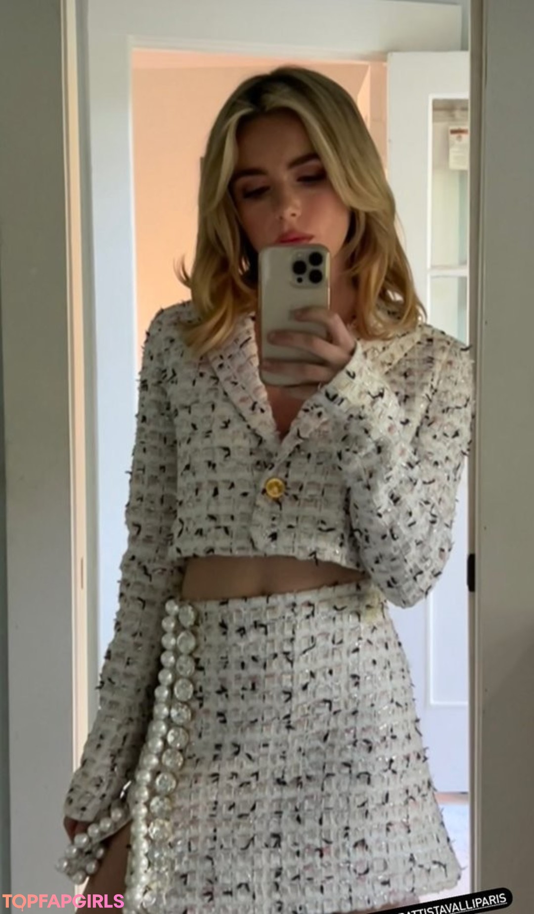 Foto desnuda filtrada de OnlyFans de Kiernan Shipka #25 Foto desnuda filtrada de OnlyFans de Kiernan Shipka #25
