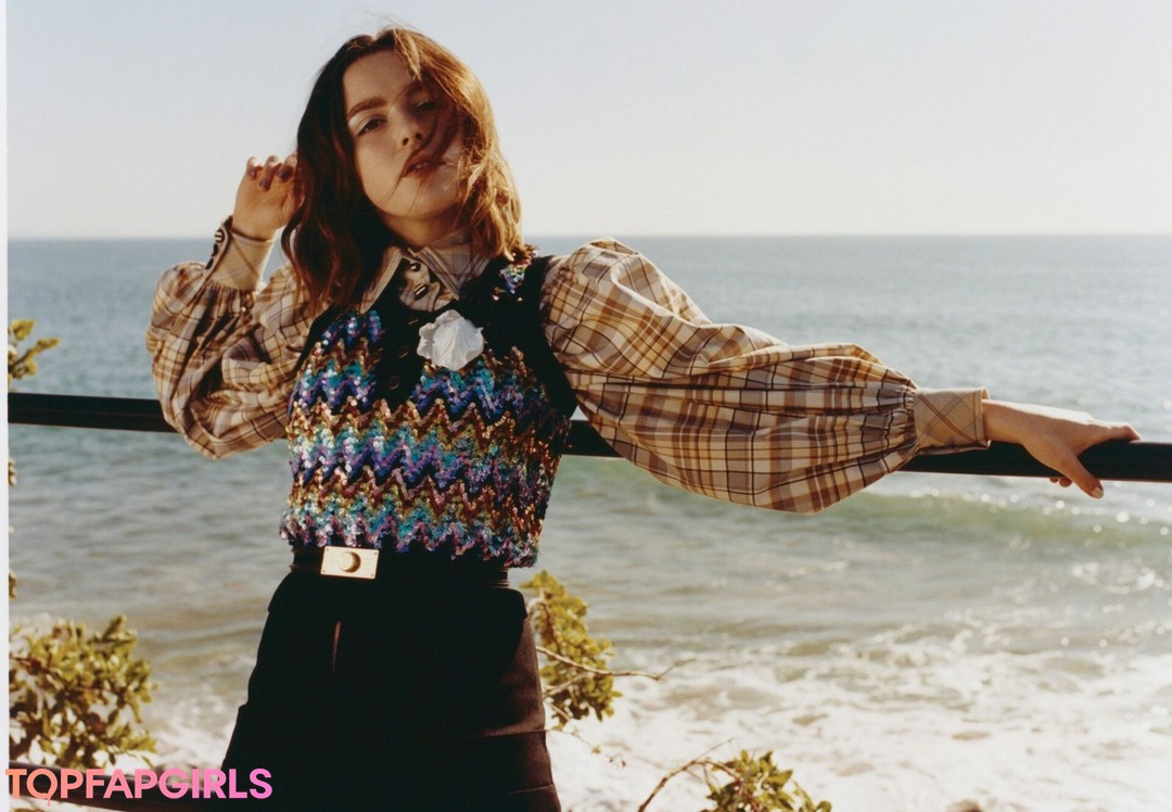 Foto desnuda filtrada de OnlyFans de Kiernan Shipka #431 Foto desnuda filtrada de OnlyFans de Kiernan Shipka #431