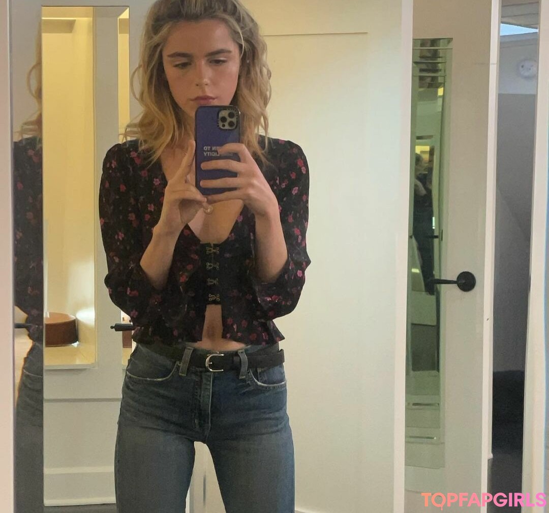 Foto desnuda filtrada de OnlyFans de Kiernan Shipka #483 Foto desnuda filtrada de OnlyFans de Kiernan Shipka #483
