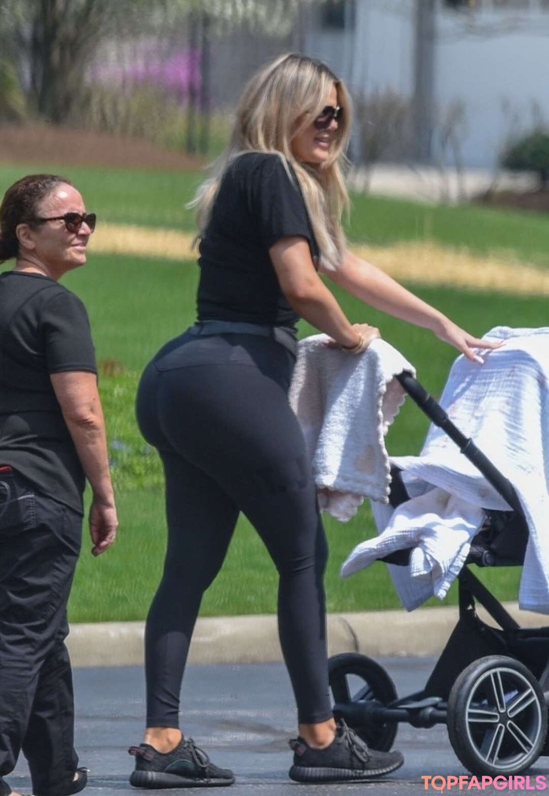 Foto desnuda filtrada de OnlyFans de Khloe Kardashian #36 Foto desnuda filtrada de OnlyFans de Khloe Kardashian #36