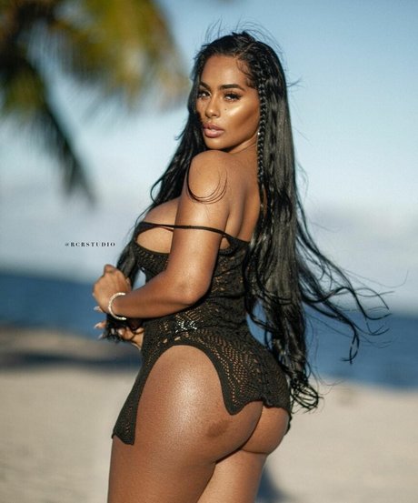 Foto desnuda filtrada de OnlyFans de Ayisha Diaz