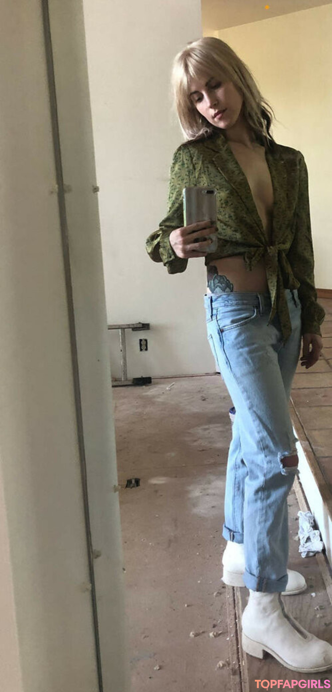 Foto desnuda filtrada de OnlyFans de Hayley Williams #123 Foto desnuda filtrada de OnlyFans de Hayley Williams #123