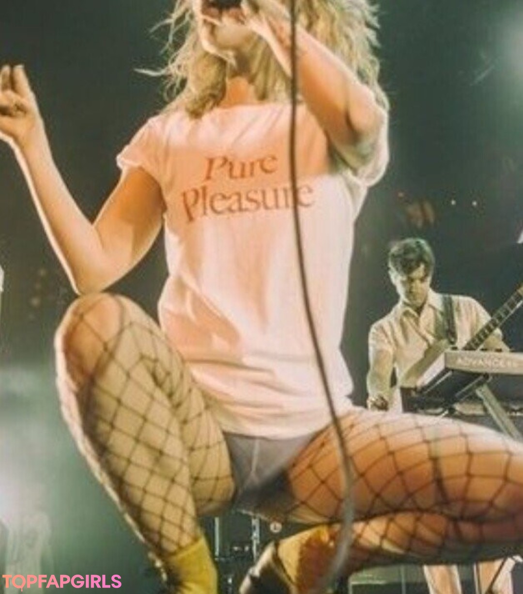 Foto desnuda filtrada de OnlyFans de Hayley Williams #29 Foto desnuda filtrada de OnlyFans de Hayley Williams #29