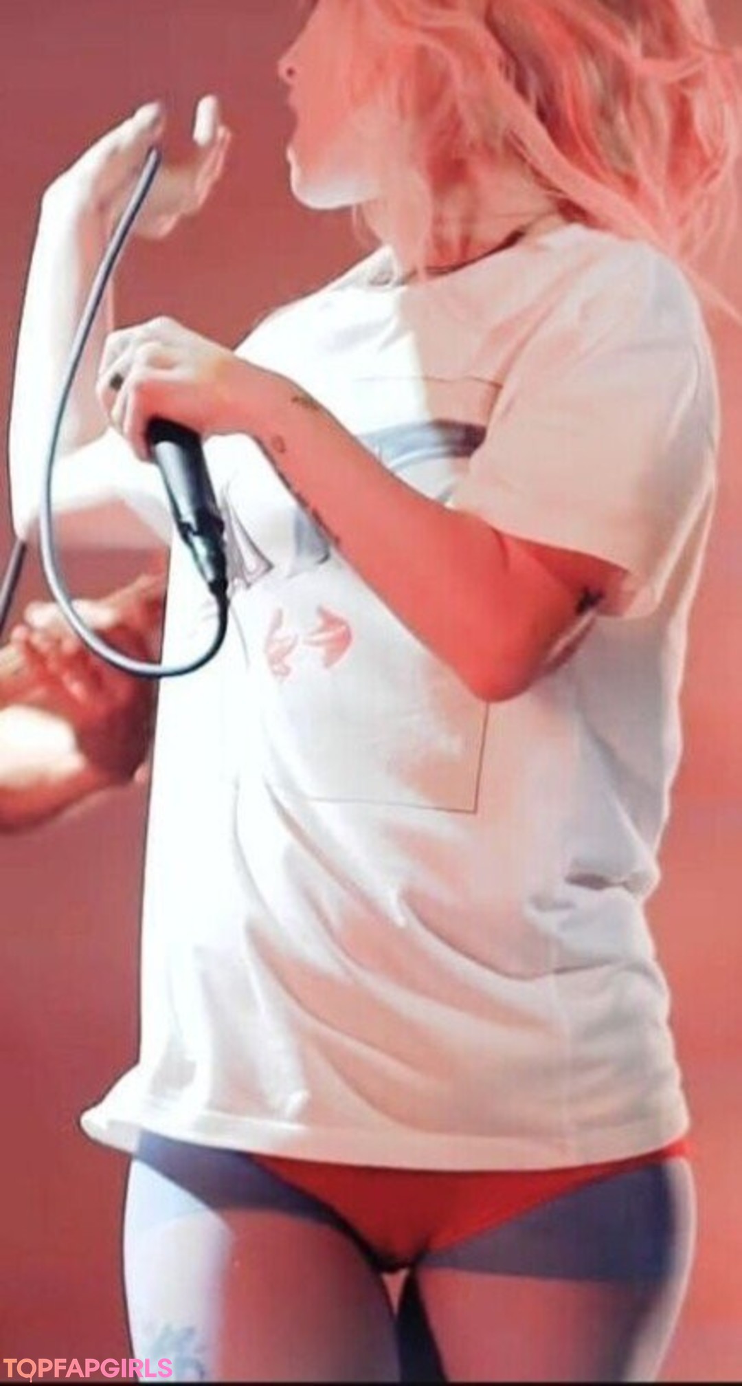 Foto desnuda filtrada de OnlyFans de Hayley Williams #30 Foto desnuda filtrada de OnlyFans de Hayley Williams #30