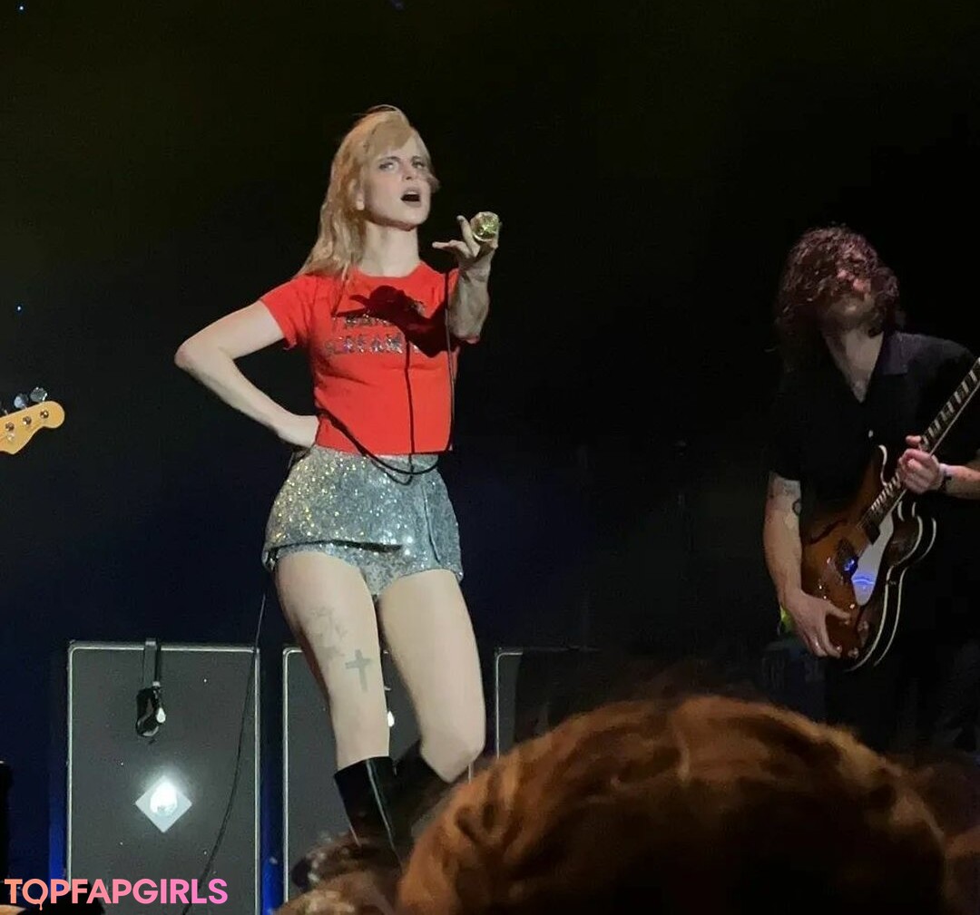 Foto desnuda filtrada de OnlyFans de Hayley Williams #321 Foto desnuda filtrada de OnlyFans de Hayley Williams #321