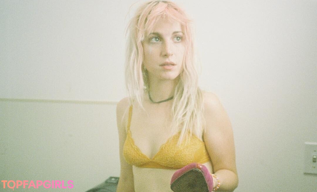 Foto desnuda filtrada de OnlyFans de Hayley Williams #48 Foto desnuda filtrada de OnlyFans de Hayley Williams #48