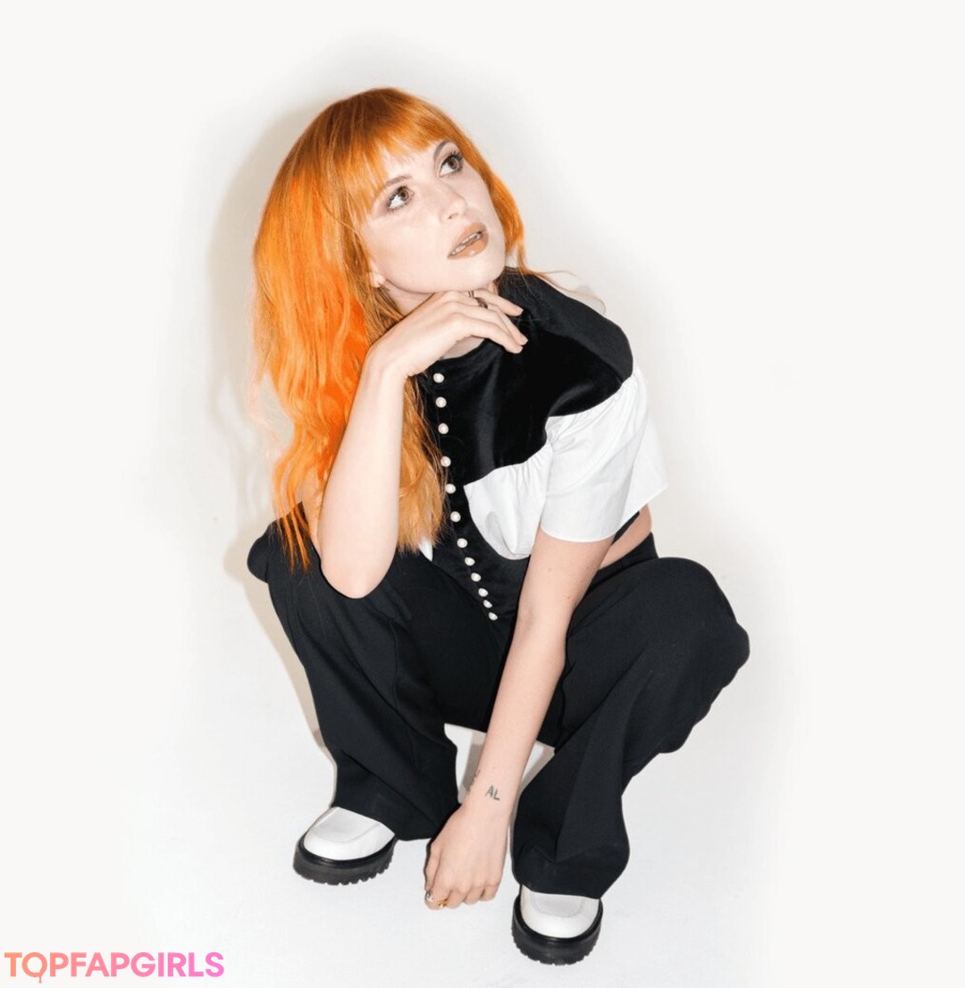 Foto desnuda filtrada de OnlyFans de Hayley Williams #58 Foto desnuda filtrada de OnlyFans de Hayley Williams #58