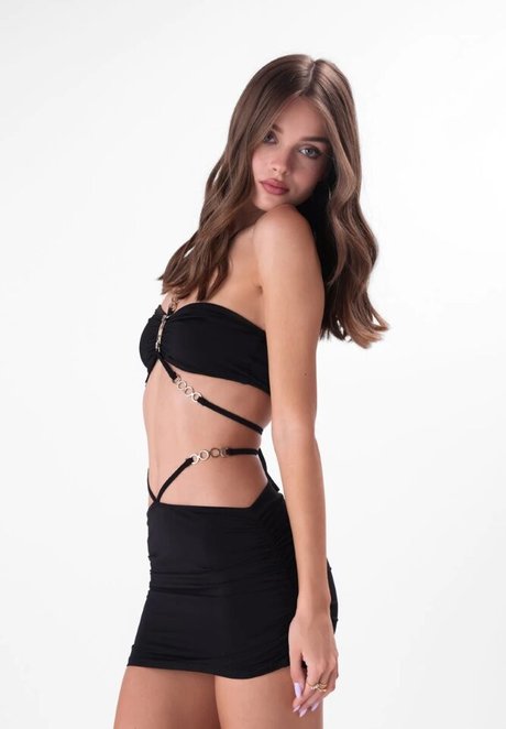 Anna Zak